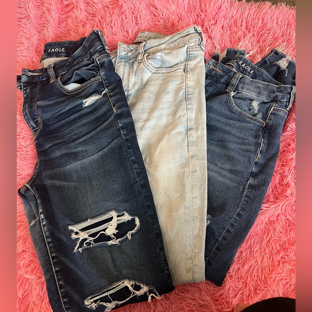 Bundle deal ! 3 pairs of distressed American eagle jeans 👖